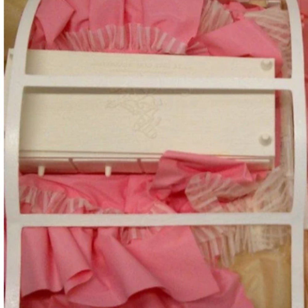 Vintage collectible midge Barbie bed set - Picture 2 of 5